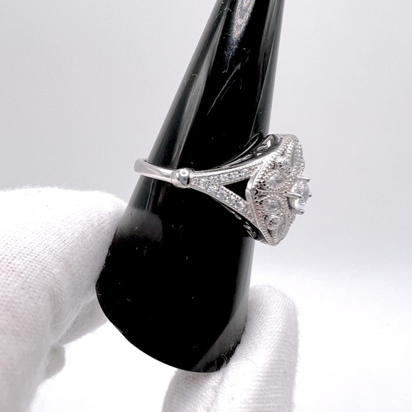 .925 Sterling Silver Vintage Inspired Cz Ring - Picture 7 of 17